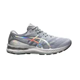 Zapatillas de running con amortiguación alta, diseñadas para entrenamiento en asfalto, adaptables a corredores de pisada neutra.