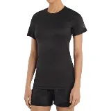 Remera deportiva negra de poliéster con mangas cortas y logo Umbro en la manga derecha.