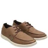 Zapato náutico casual de cuero color marrón con cordones y suela de goma blanca. El cuero proviene de una curtiduría sostenible con certificación ecológica de «ORO».