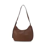 Cartera negra ovalada de simil cuero con cierre y correa ajustable con ojales. Cuenta con bolsillos internos y un bolsillo trasero.