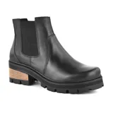 Bota Chelsea color marrón de cuero, con elásticos laterales y suela track.