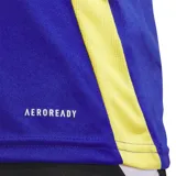 Camiseta de fútbol Adidas del Club Atlético Boca Juniors, modelo Home 24/25. Diseño azul con franja horizontal amarilla con el sponsor Betsson, detalles en amarillo en cuello y hombros, escudo del club y logo de Adidas.