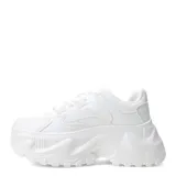 Zapatillas deportivas color beige con plataforma gruesa y acordonadas.