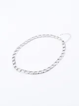 Collar plateado de eslabones grandes.
