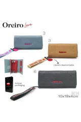 Billetera de cuero sintético color camel con cierre de solapa y correa de muñeca con la inscripción "Oreiro Love".