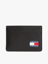 Tarjetero negro Tommy Jeans Heritage de cuero granulado, con múltiples ranuras y logo de la marca en el frente.