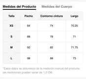 Minivestido color crema con cuello halter, espalda descubierta y falda con volados.