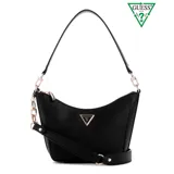 Cartera Guess Eco Gloriana Chica color negro con logo triangular metálico dorado en el frente, correa de hombro ajustable y cadena decorativa.