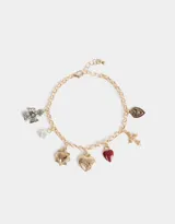 Pulsera dorada con cadena de eslabones y charms colgantes: cruz plateada con strass, perla blanca, corazón dorado con rayos, corazón dorado labrado, corazón rojo, cruz dorada y corazón dorado con strass.