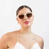 Lentes de sol rectangulares color verde pastel con lentes oscuros y filtro UV400.