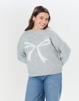 Aros argolla bañados en oro con dije de corazón.