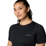 Remera deportiva Columbia Weekend Ascent para mujer, color negro, de manga corta y corte clásico. Confeccionada con tejido transpirable Omni-Wick™ que elimina la humedad y neutraliza los olores. Fabricada con material reciclado.