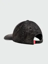 Gorra de béisbol Diesel modelo C-Gable, color negro con efecto lavado. Presenta logo ovalado de la marca bordado en el frente y visera curva.