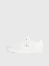 Zapatillas urbanas Calvin Klein Jeans, color blanco con logo plateado en el lateral.