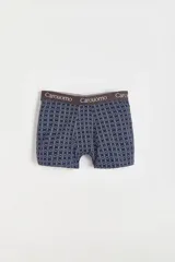 Boxer estampado con diseño geométrico en tonos azul y blanco, con cintura elástica marrón con la marca Carouomo.