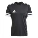 Remera deportiva Adidas Squadra 25 negra con detalles blancos en hombros y mangas, y logo de la marca en el pecho.