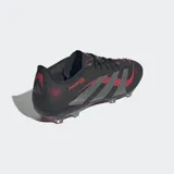 Championes de fútbol Adidas Predator League, color negro con detalles en gris y rojo.
