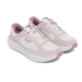 Zapatillas deportivas grises con detalles en celeste, marca Under Armour, modelo Charged Versurge.
