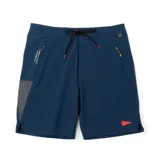 Short de baño azul marino con cintura elástica ajustable con cordón negro y detalles en gris y rojo.