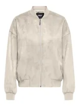 Campera bomber corta color beige, con cuello alto y hombros caídos.