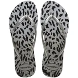 Ojotas Havaianas Slim Animals con estampado animal print en tonos grises y negros, y tiras plateadas.