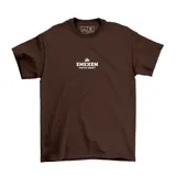 Remera marrón de algodón con estampa en la espalda de una taza de café con brazos y piernas, y el texto "Caffeine Emexem".