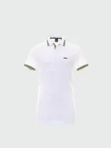 Remera polo de algodón color celeste, con corte regular y detalles en el cuello.