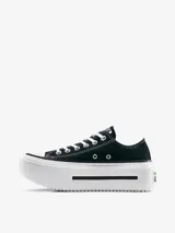 Championes Converse Chuck Taylor All Star Lift, color negro con plataforma blanca.