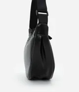 Bandolera marrón de poliuretano con correa ajustable.