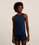Musculosa deportiva azul marino de microfibra texturizada con cuello redondo y bajo redondeado.