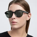Lentes de sol cuadrados color verde oliva, con montura de bio-based G850 y patillas de propionato de celulosa. Lentes polarizadas alemanas con protección UV400, recubrimiento anti-scratch y superhydrophobic.