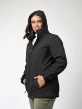 Campera de neopreno con capucha desmontable, bolsillo interno y puños ajustables.