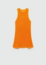Minivestido tejido al crochet color naranja, con cuello redondo y sisas amplias.