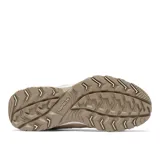 Zapatilla de trekking Columbia modelo Crestwood Waterproof, color beige claro (Ancient Fossil), con detalles en blanco. Presenta capellada combinada de cuero, malla y cintas, tecnología Omni-Tech impermeable y transpirable, entresuela TechLite para amortiguación y suela Omni-Grip para tracción.