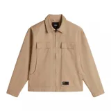Campera de tela color beige con cierre frontal y dos bolsillos en el pecho.