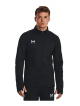 Buzo deportivo negro Under Armour de corte clásico, con cierre de medio largo en el cuello y logo estampado en el pecho y en el pantalón.