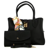 Cartera de mano color negro con correa desmontable y monedero con cierre a presión. Incluye pañuelo estampado atado a una de las asas.