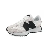 Championes New Balance modelo 327, color blanco con detalles en gris y logo "N" en negro. Confeccionados en gamuza y malla, con suela de goma.