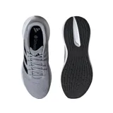 Championes Adidas Response Runner, color gris con tres franjas laterales negras brillantes. Cuentan con capellada de malla transpirable, entresuela de EVA blanca gruesa y suela de goma negra.
