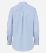 Camisa de mujer de tricolina, con cuello solapa, abotonado delantero y mangas largas. Presenta un estampado de rayas verticales finas en azul marino y blanco.