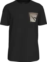 Remera negra de algodón regenerado con cuello redondo y manga corta. Estampado frontal con el monograma de Calvin Klein Jeans enmarcado en un recuadro gris.
