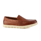 Zapato casual Hi-Tec Erik de cuero color marrón con cordones y suela de goma color crema.
