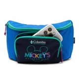 Riñonera azul con bolsillo negro con logo de Columbia y Mickey's Outdoor Club. Tiene correa ajustable y cierre con cremallera. Edición especial de la colaboración entre Columbia y Disney.