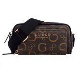 Bandolera compacta Guess Saffron, color marrón con estampado del logo de la marca en tono café. Tiene correa cruzada de lona desmontable y ajustable, herrajes en tono níquel y emblema metálico del logotipo al frente.