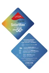 Malla enteriza deportiva color borgoña con espalda nadadora y laterales estampados con degradé de colores. Confeccionada con tela resistente al cloro que contiene fibra LYCRA® XTRA LIFE™.