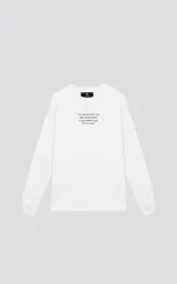 Remera blanca de algodón premium con corte extra oversize, hombros caídos, cuello redondo y estampado con la frase "La vida es como una caja de bombones: nunca sabes lo que te va a tocar".