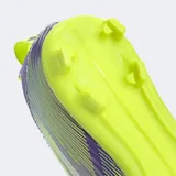 Championes de fútbol Adidas F50 League Laceless Multisuperficie, color violeta con detalles en amarillo y blanco.