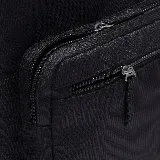 Mochila Nike Heritage Eugene color negro con doble cierre superior y bolsillo frontal con cierre.