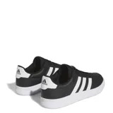 Championes Adidas Breaknet 2.0 negros con las tres tiras blancas y suela blanca.