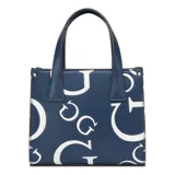 Cartera Guess Forber mediana, color azul con estampado de letras G en blanco, doble asa corta, correa larga extraíble y logo triangular de Guess.